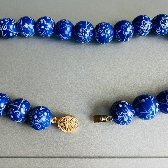 14K Gold Emerald Clasp Pearl Blue Floral Porcelain Bead Bracelet & Neckl…